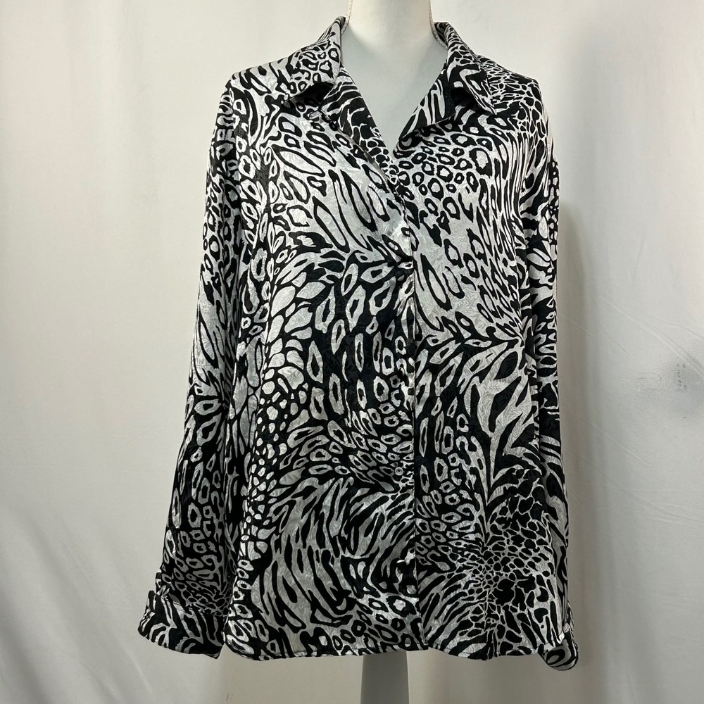Laura & Jayne Collection Animal Print‎ Long Sleeve Button-Up Shirt